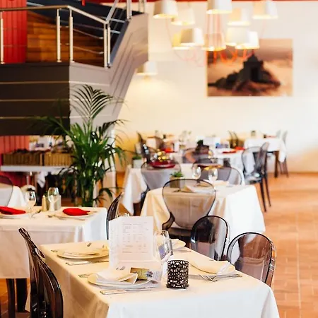 Le Relais Du Roy Hotel