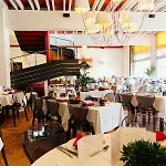 Le Relais Du Roy Hotel