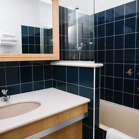 Отель Le Relais Du Roy 3*