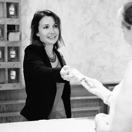 Le Relais Du Roy Отель 3*