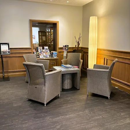 Отель Le Relais Du Roy 3*